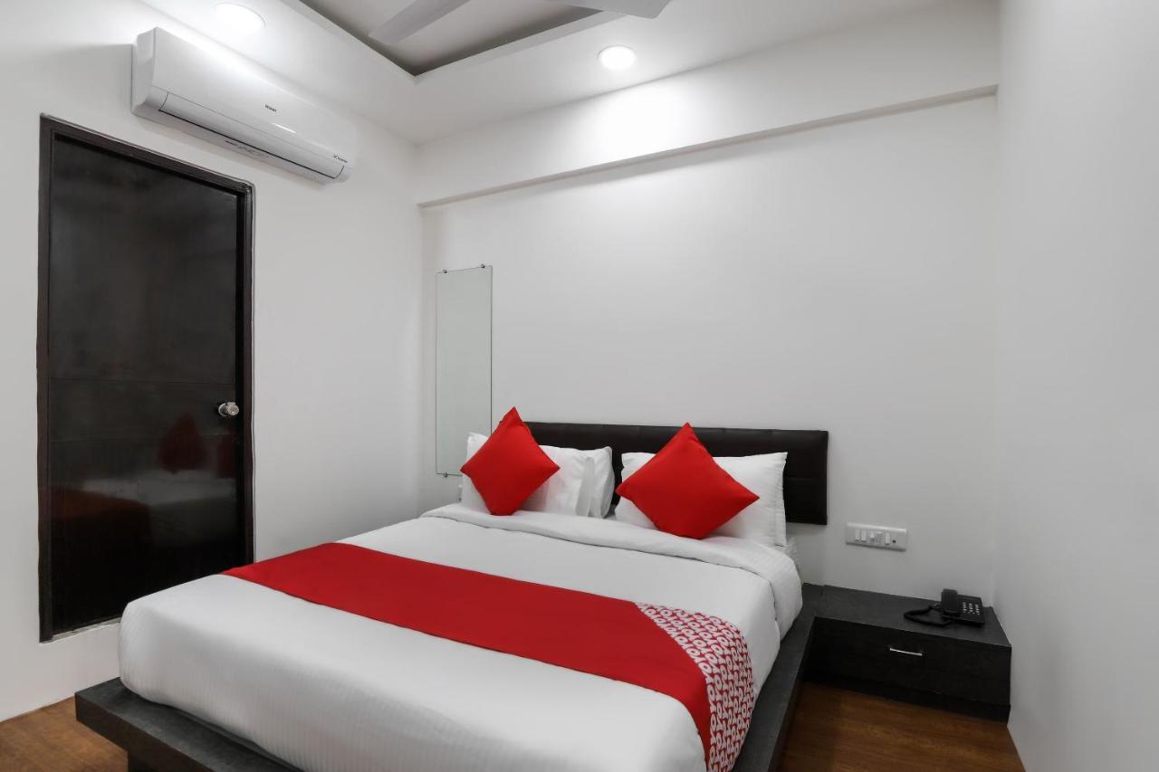 OYO 40139 Hotel Peradiot Ahmedabad Bagian luar foto
