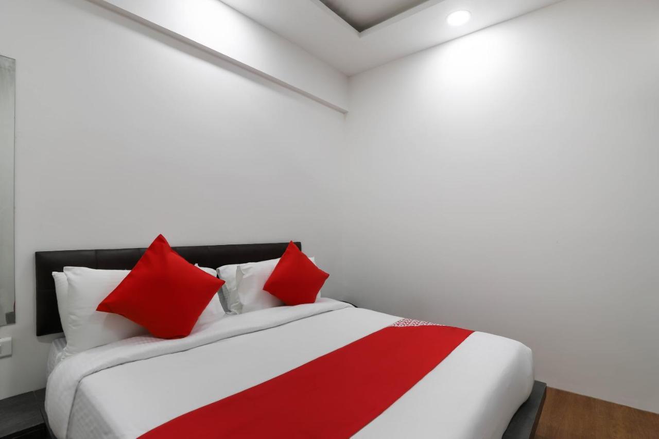 OYO 40139 Hotel Peradiot Ahmedabad Bagian luar foto
